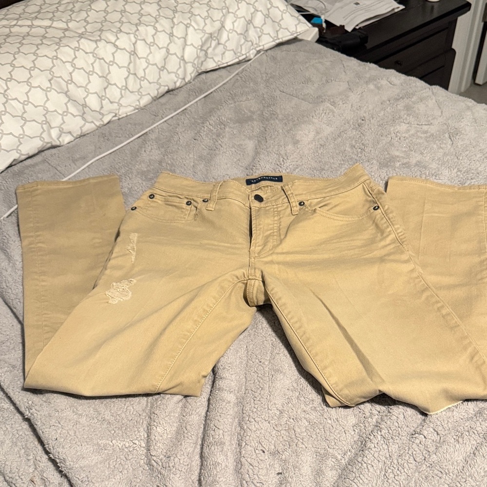 Aeropostale Men's Beige Straight Jeans